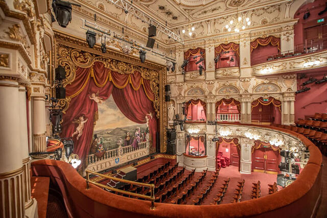 Lyceum interior